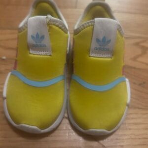 Adidas orthopedic yellow shoes